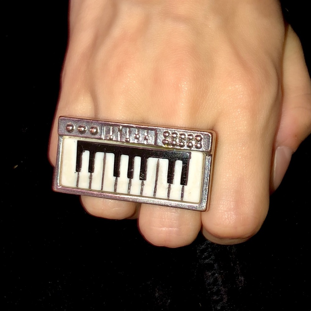 2 Finger Piano Ring